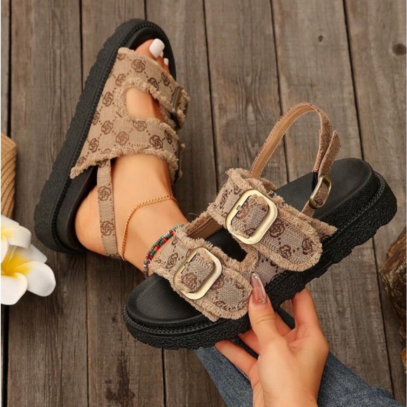 Bohemian Printed Thick Heel Wedge Sandals Tassel Trim And Buckle Strap Design
